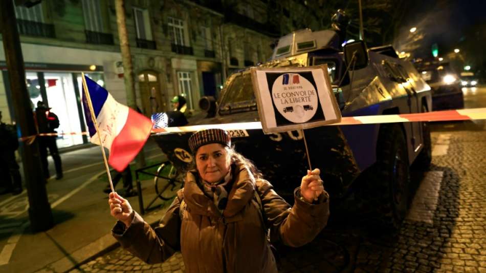 Frasnkreich: Protestkonvois haben Pariser Stadtrand erreicht