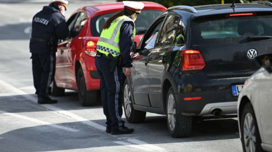 Grenzkontrollen zu Tschechien und Tirol werden erneut verl&auml;ngert