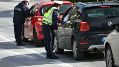 Grenzkontrollen zu Tschechien und Tirol werden erneut verl&auml;ngert
