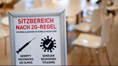 Welt&auml;rztepr&auml;sident sieht Halbherzigkeit im Kampf gegen Corona
