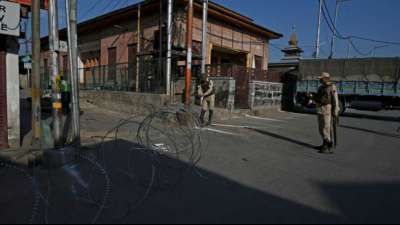 Indien erlässt vor Jahrestag in Kaschmir-Konflikt Ausgangssperre für Region