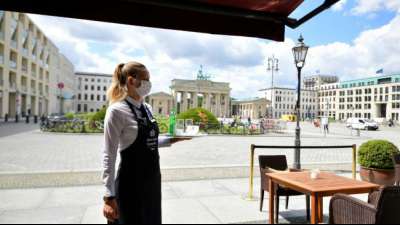 FDP kritisiert Polizei-Zugriff auf Corona-Kontaktlisten von Restaurants