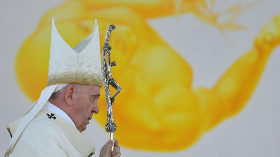 Papst Franziskus lehnt Amtsverzicht von Hamburger Erzbischof Heße ab