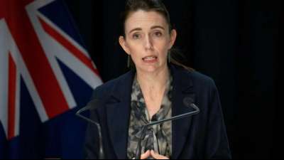 Neuseeland r&uuml;ckt vorsichtig von ehrgeiziger Null-Covid-Strategie ab