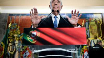 Pr&auml;sidentschaftswahl in Portugal hat begonnen: De Sousa hofft