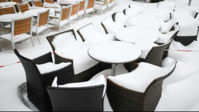 Arbeitsvolumen bricht im Corona-Jahr so stark ein wie noch nie 