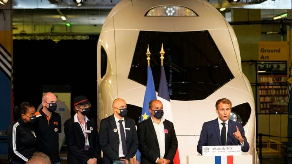 Macron w&uuml;rdigt 40 Jahre Hochgeschwindigkeitszug TGV