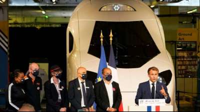 Macron w&uuml;rdigt 40 Jahre Hochgeschwindigkeitszug TGV