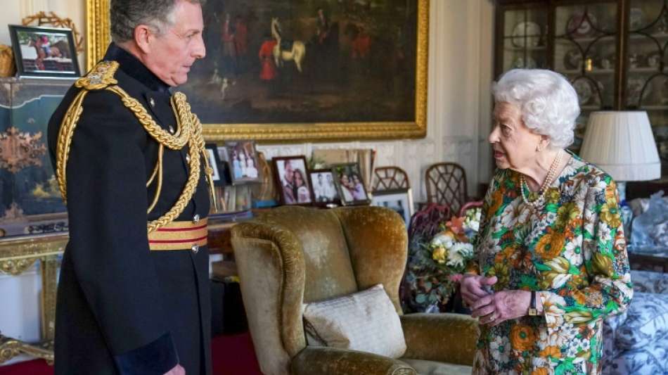Gesundheit? K&ouml;nigin Elizabeth II. h&auml;lt schon wieder Audienz ab