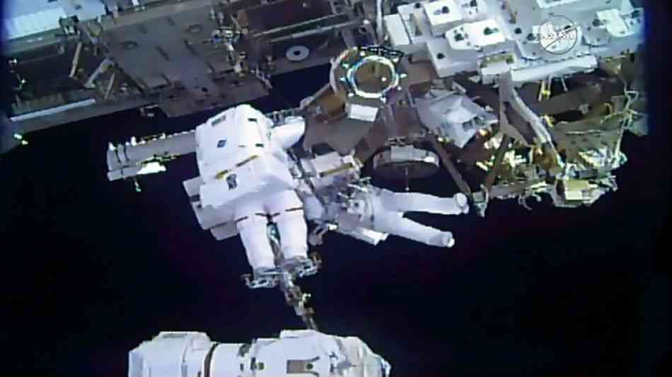 Außeneinsatz: Astronauten reparieren Roboterarm an der ISS