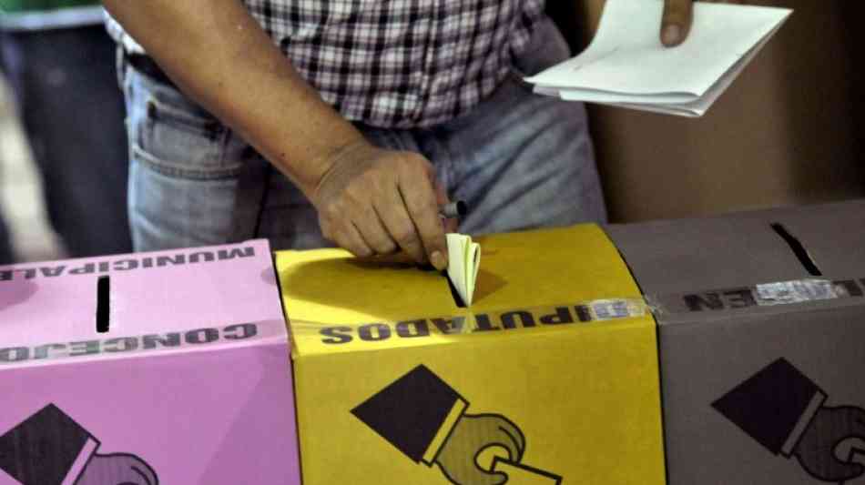 San Salvador: Bürger in El Salvador wählen neues Parlament