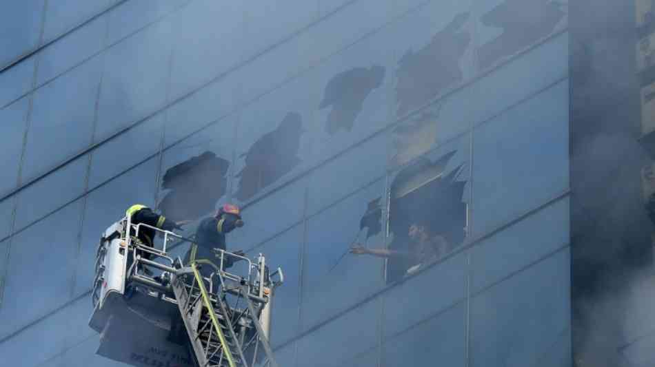 Bangladeschs Behörden sagen nach Großbrand in Büroturm Konsequenzen zu
