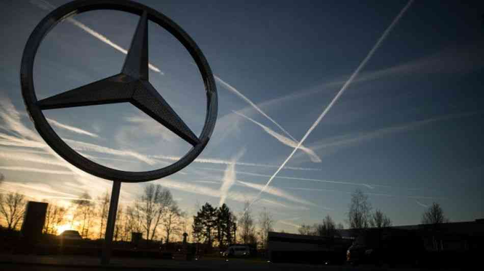 Ermittlungsakten belasten Autobauer Daimler in Abgas-Affäre