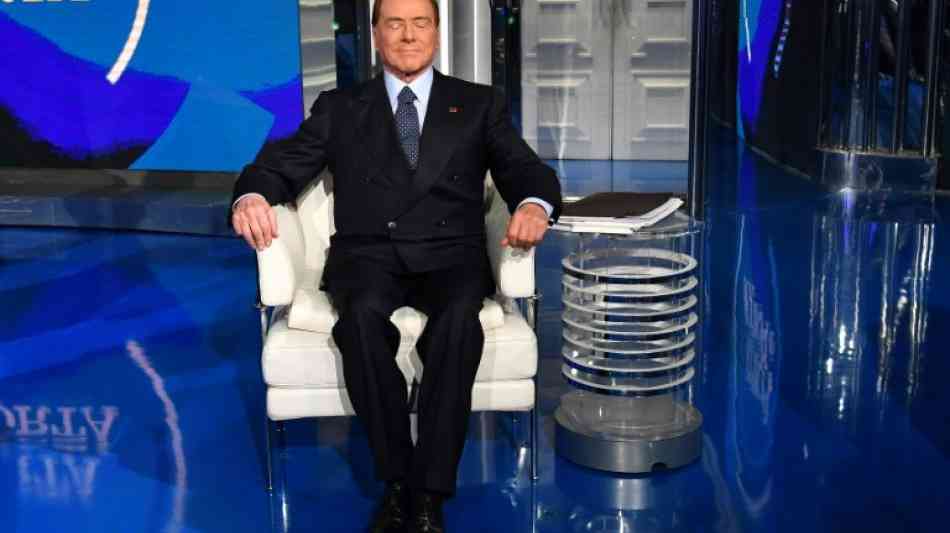 Berlusconi stellt sich in Debatte um Übergriffe hinter Deneuve