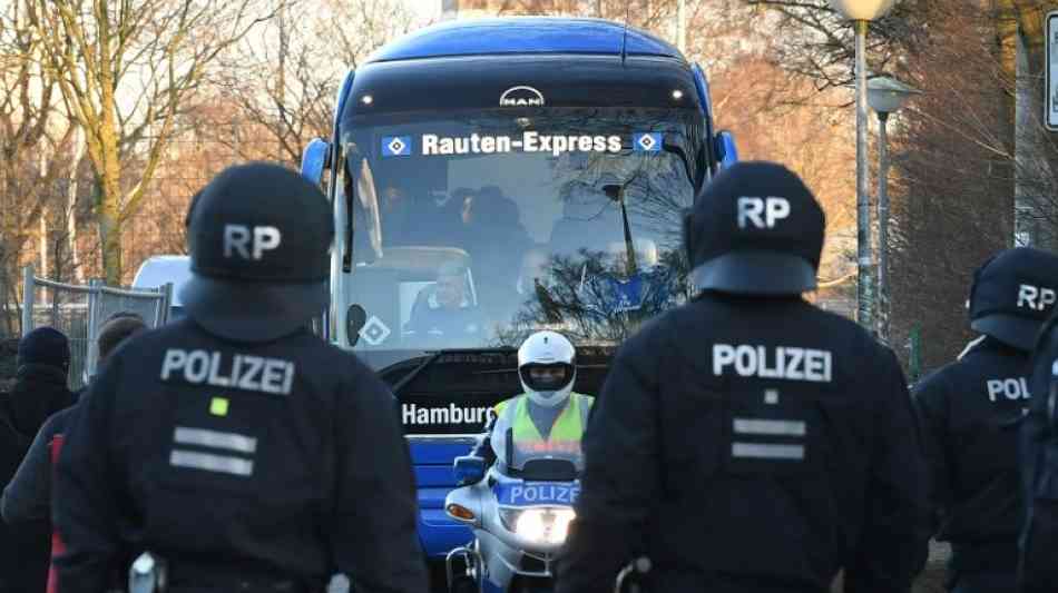 Beteiligung von Bundesligavereinen an Polizeikosten auf dem Prüfstand