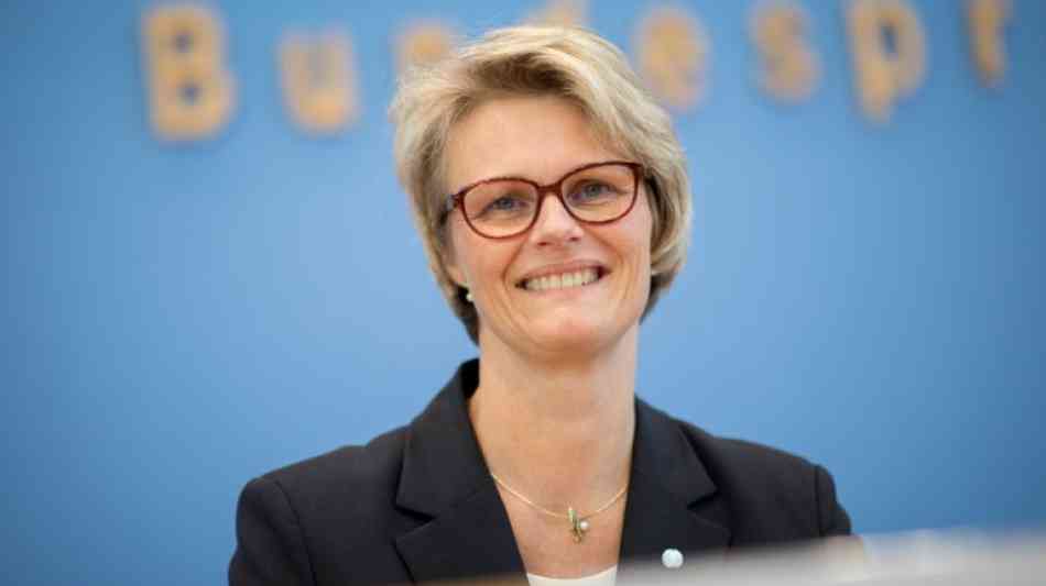 Bundesbildungsministerin Karliczek will Grundgesetz rasch ändern