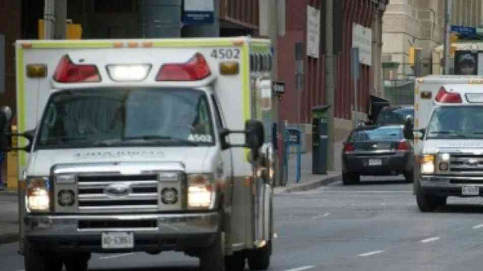 Drei Tote und 23 Verletzte bei Busunglück in Kanadas Hauptstadt Ottawa