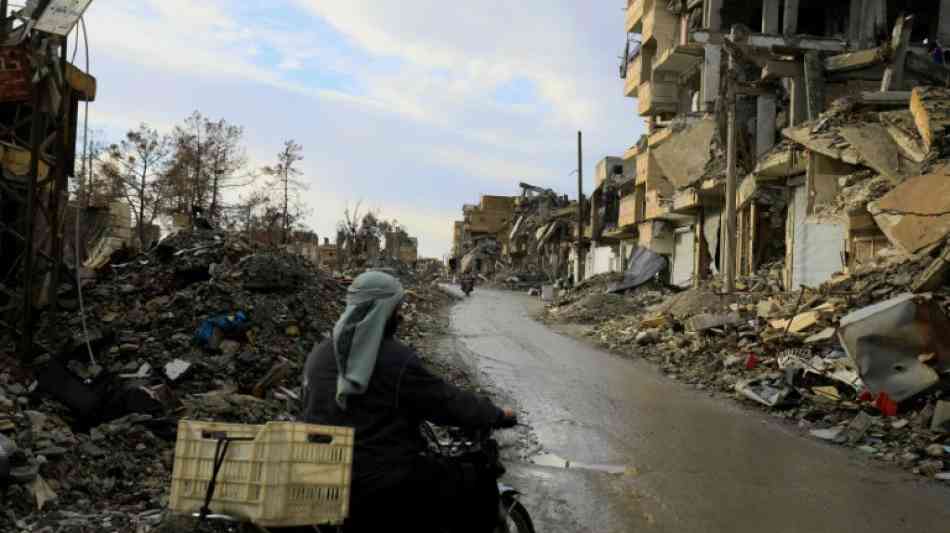Dutzende Leichen in Massengrab im syrischen Raka entdeckt