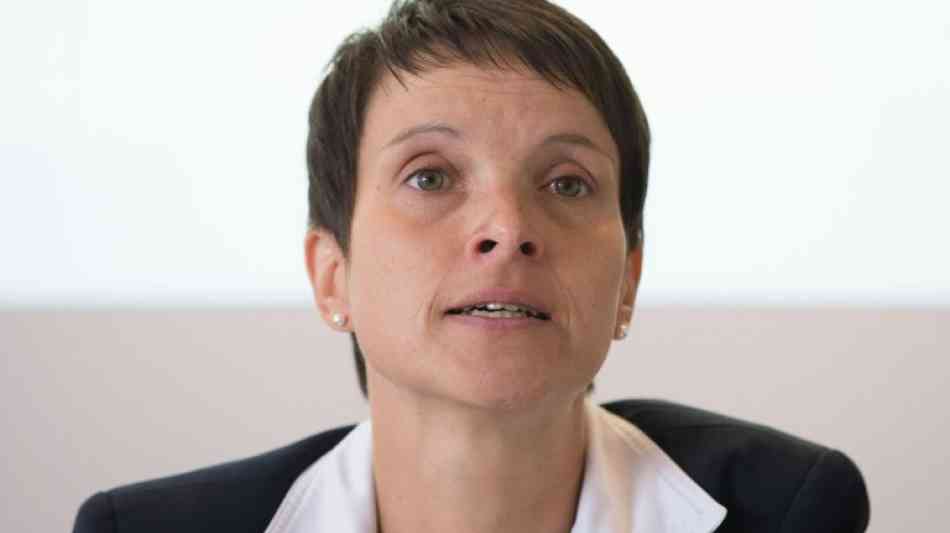 Ex AfD-Chefin Petry in Dresden wegen Verdachts des Meineids vor Gericht