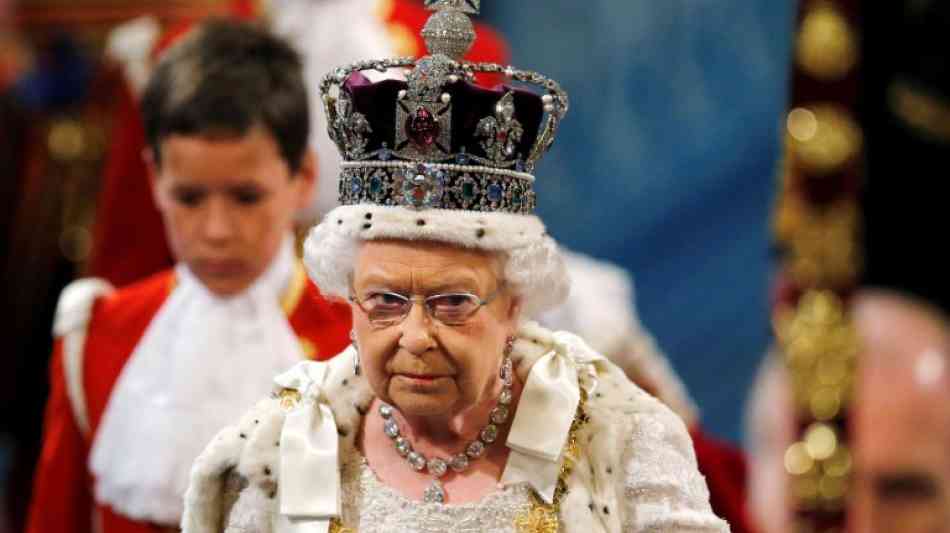 London: Elizabeth II. gibt Ratschläge zum Tragen einer Krone