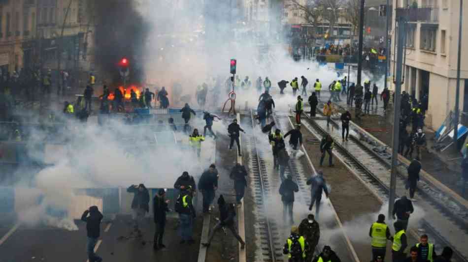 Paris: Erneut Zehntausende bei 