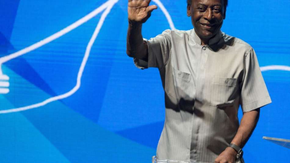 Brasiliens Fu&szlig;ball-Ikone Pele musste erneut ins Krankenhaus