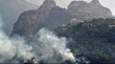 Kampf gegen Waldbr&auml;nde in Algerien h&auml;lt an - 90 Tote gemeldet