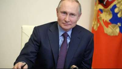 Putin erh&auml;lt zweite Corona-Impfung