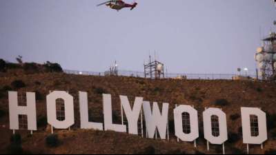 Aus "Hollywood" wird "Hollyboob": Aktivisten verändern Schriftzug in Los Angeles