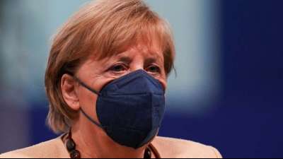 Merkel fordert Politik und Gesellschaft zum Einsatz gegen Corona auf