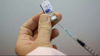 Parlamentskreise: Von der Leyen offen für Zulassung von russischem Impfstoff