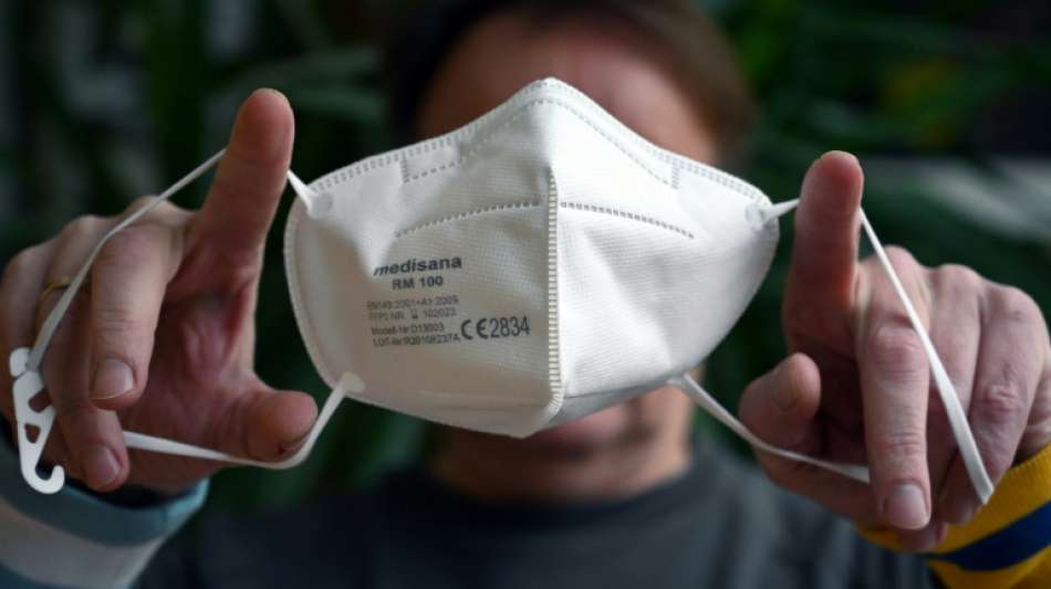 Maskenmuffel auf Touristeninsel Bali werden mit Liegest&uuml;tzen bestraft