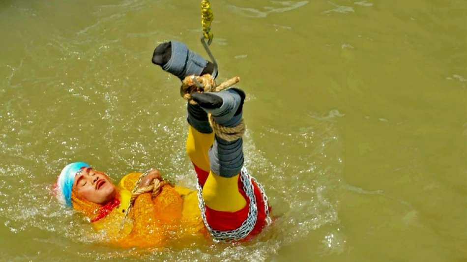Indischer Zauberer nach fehlgeschlagenem Stunt im Ganges vermisst