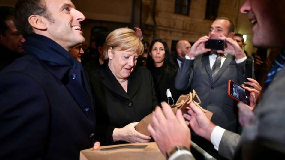 Merkel zu Abschiedsbesuch bei Macron in Frankreich eingetroffen