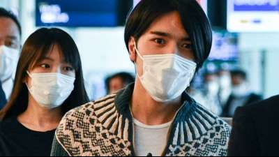 Japanische Ex-Prinzessin Mako und Ehemann Kei Komuro verlassen Japan
