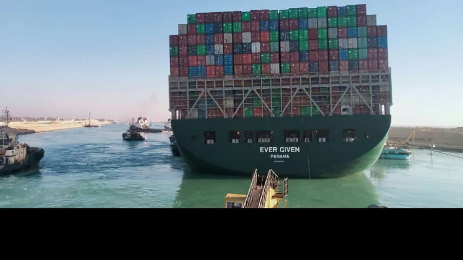 Containerschiff "Ever Given" teilweise aus Blockade befreit 