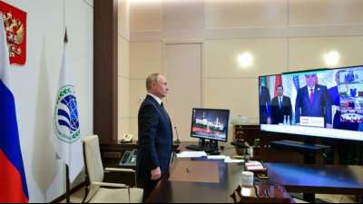 Putin spricht sich f&uuml;r konstruktive Zusammenarbeit mit den Taliban aus