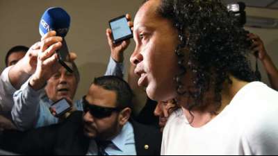 Dramatische Wende: Ronaldinho in Fake-Pass-Affäre festgenommen