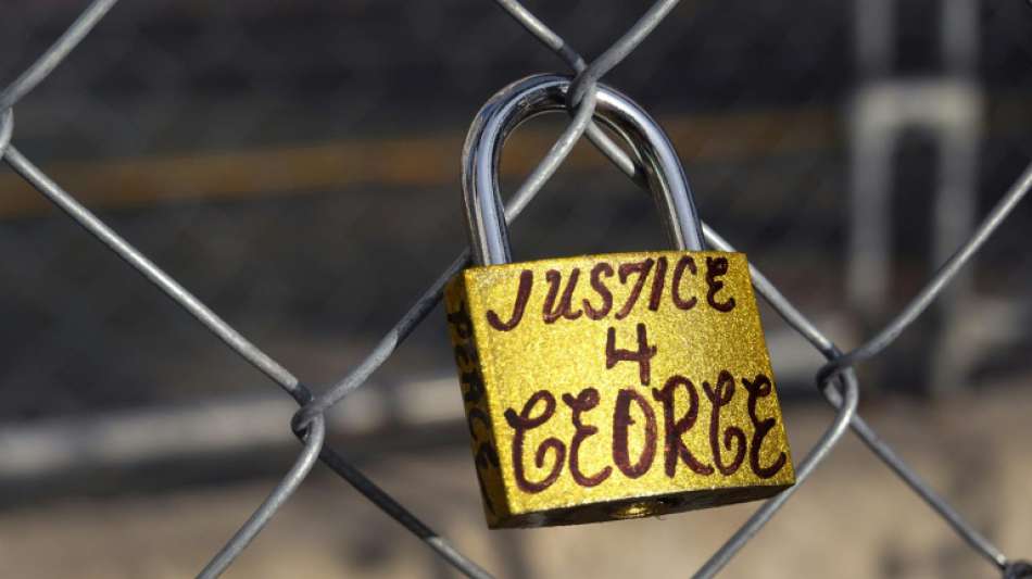 Zeugin hinter George Floyd-Video sagt gegen den Ex-Polizist aus