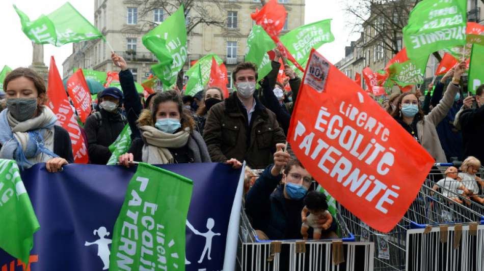 Demonstrationen f&uuml;r und gegen k&uuml;nstliche Befruchtung f&uuml;r alle in Frankreich