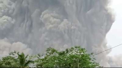 Vulkan&nbsp;Semeru in Indonesien ausgebrochen