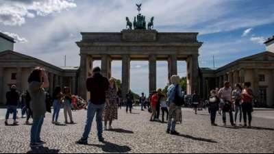 Ostdeutschland liegt bei Wirtschaftsleistung weiterhin deutlich zurück