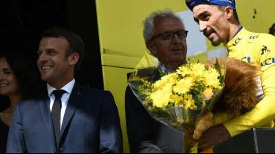 Macron besucht Tour de France in den Pyrenäen