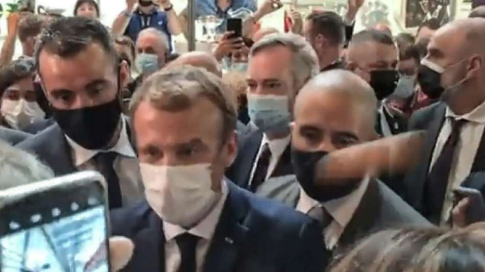 Mann nach Ei-Attacke auf Macron in Psychiatrie eingewiesen
