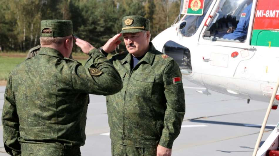 Lukaschenko bekr&auml;ftigt Einsatzbereitschaft seiner Armee und will weiter aufr&uuml;sten