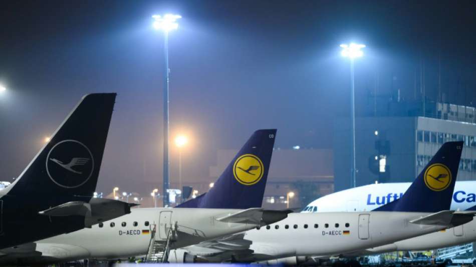 Lufthansa lässt wegen Coronavirus 150 Flugzeuge am Boden