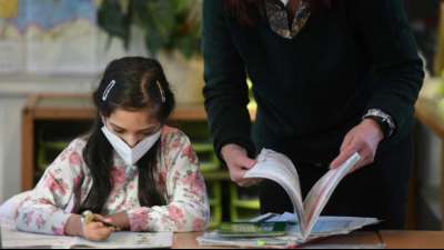Gewerkschaft kritisiert geringe Aussicht vieler Lehrkr&auml;fte auf schnelle Impfung