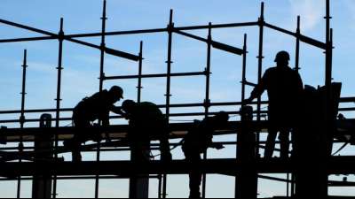DIHK: Viele Betriebe in Sorge wegen steigender Rohstoff- und Energiepreise