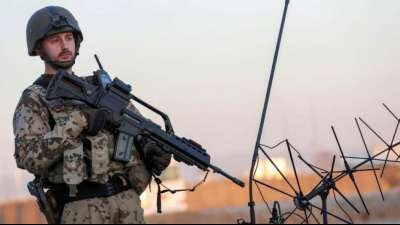 Trittin sieht neues Irak-Mandat der Bundeswehr als Fortschritt