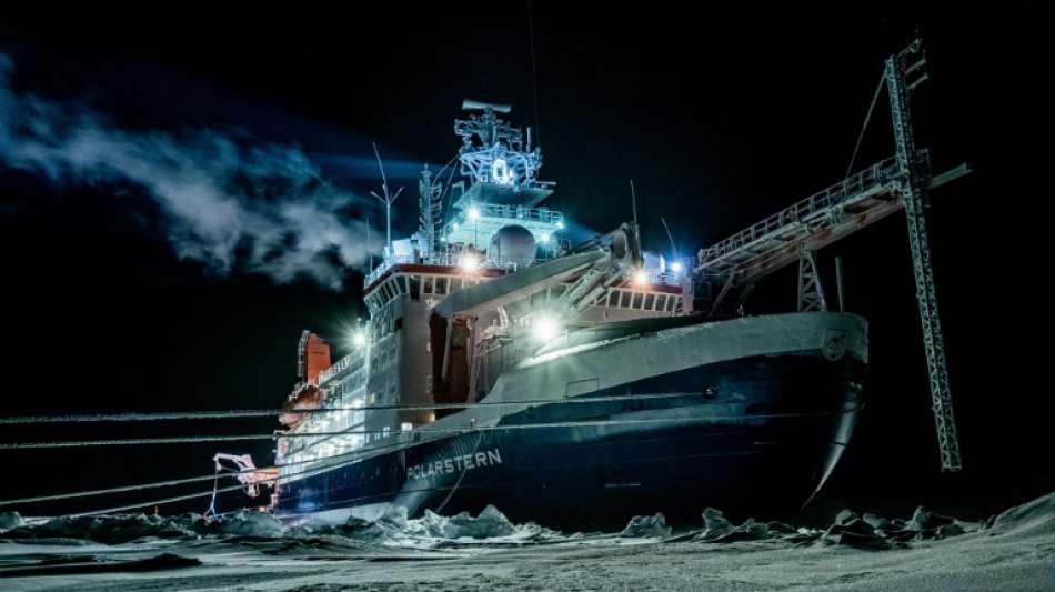 Eisscholle des Forschungsschiffs "Polarstern" nach zehn Monaten zerbrochen 
